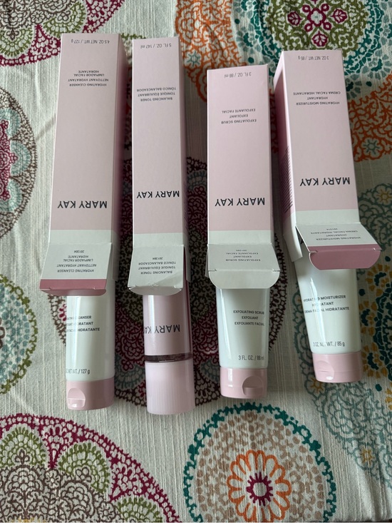 Mary Kay Other - Mary Kay Hydrating Regimen Set Normal/dry NIP